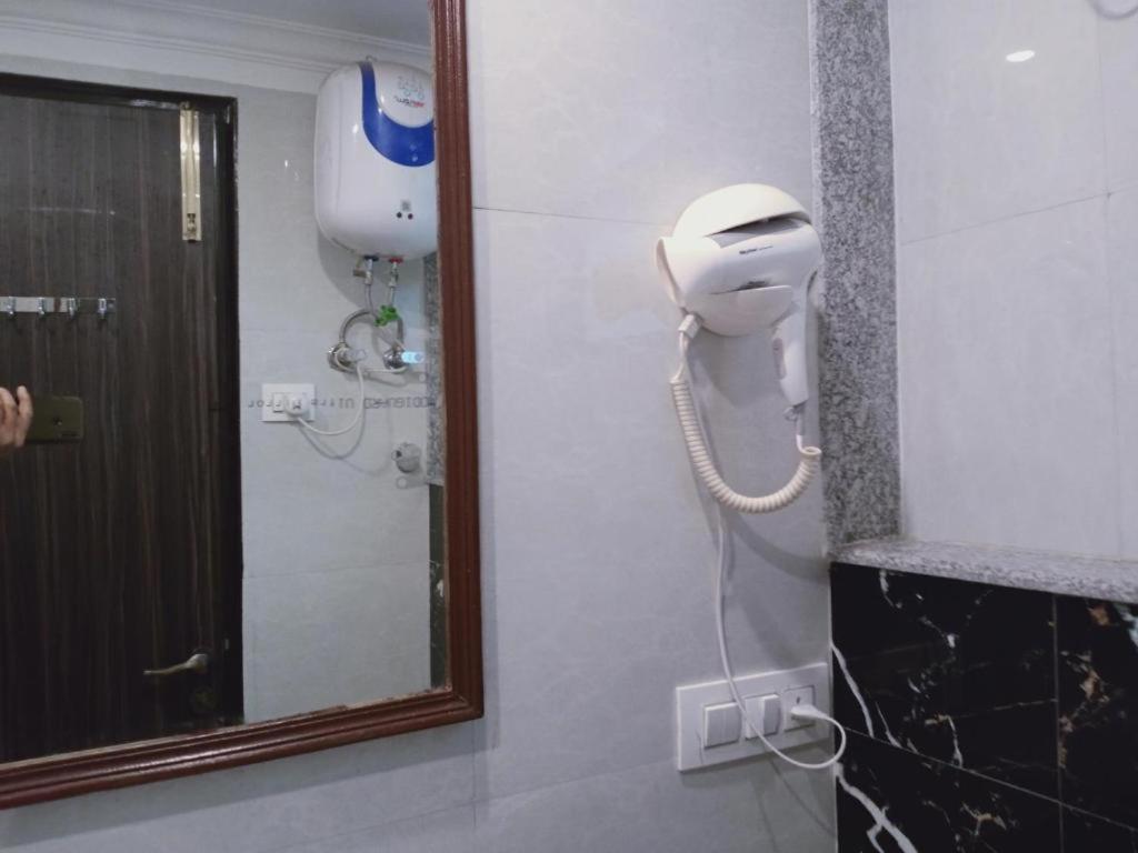 Hotel Almora Sky Near By Delhi International Airport With - Free Airport Pickup And Drop New Delhi Extérieur photo