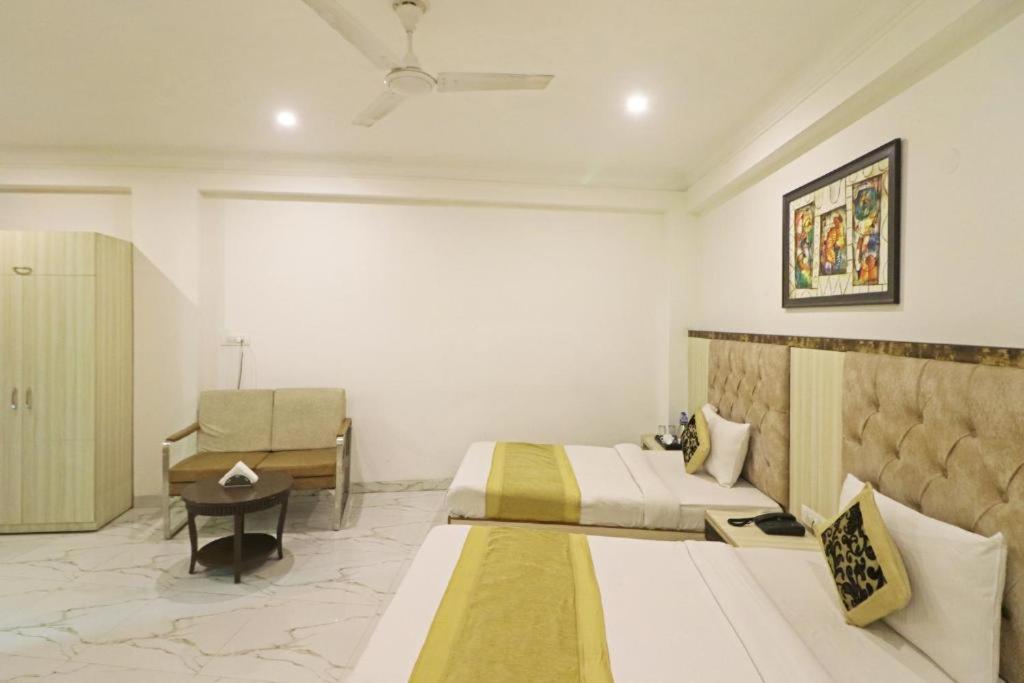 Hotel Almora Sky Near By Delhi International Airport With - Free Airport Pickup And Drop New Delhi Extérieur photo