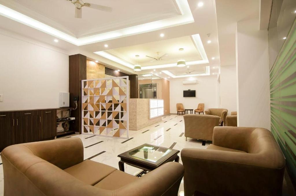 Hotel Almora Sky Near By Delhi International Airport With - Free Airport Pickup And Drop New Delhi Extérieur photo