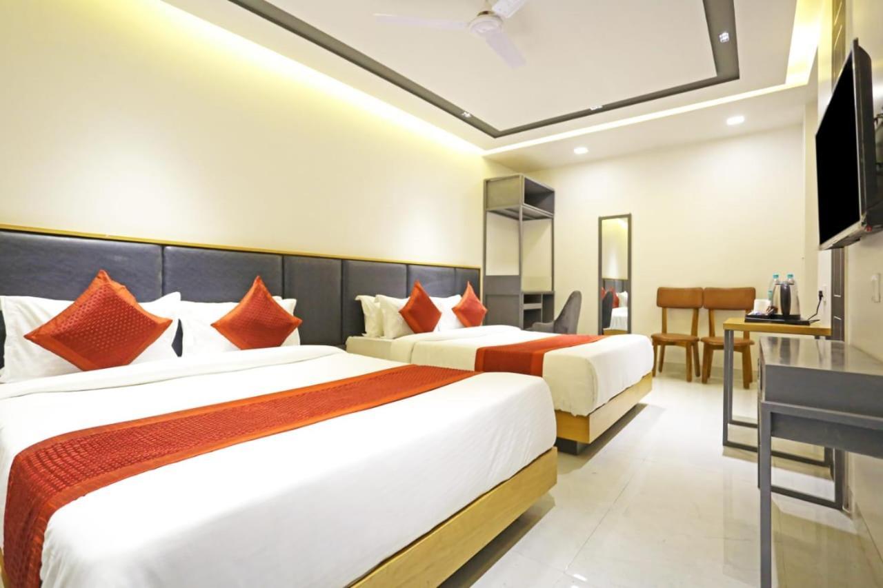 Hotel Almora Sky Near By Delhi International Airport With - Free Airport Pickup And Drop New Delhi Extérieur photo