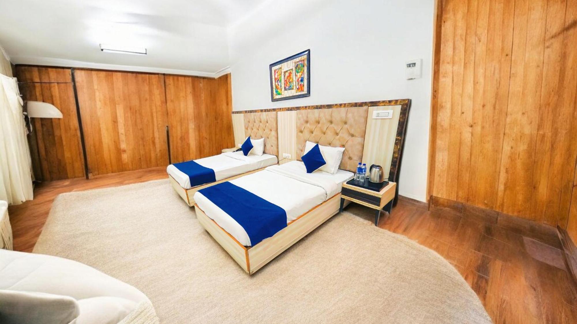 Hotel Almora Sky Near By Delhi International Airport With - Free Airport Pickup And Drop New Delhi Extérieur photo