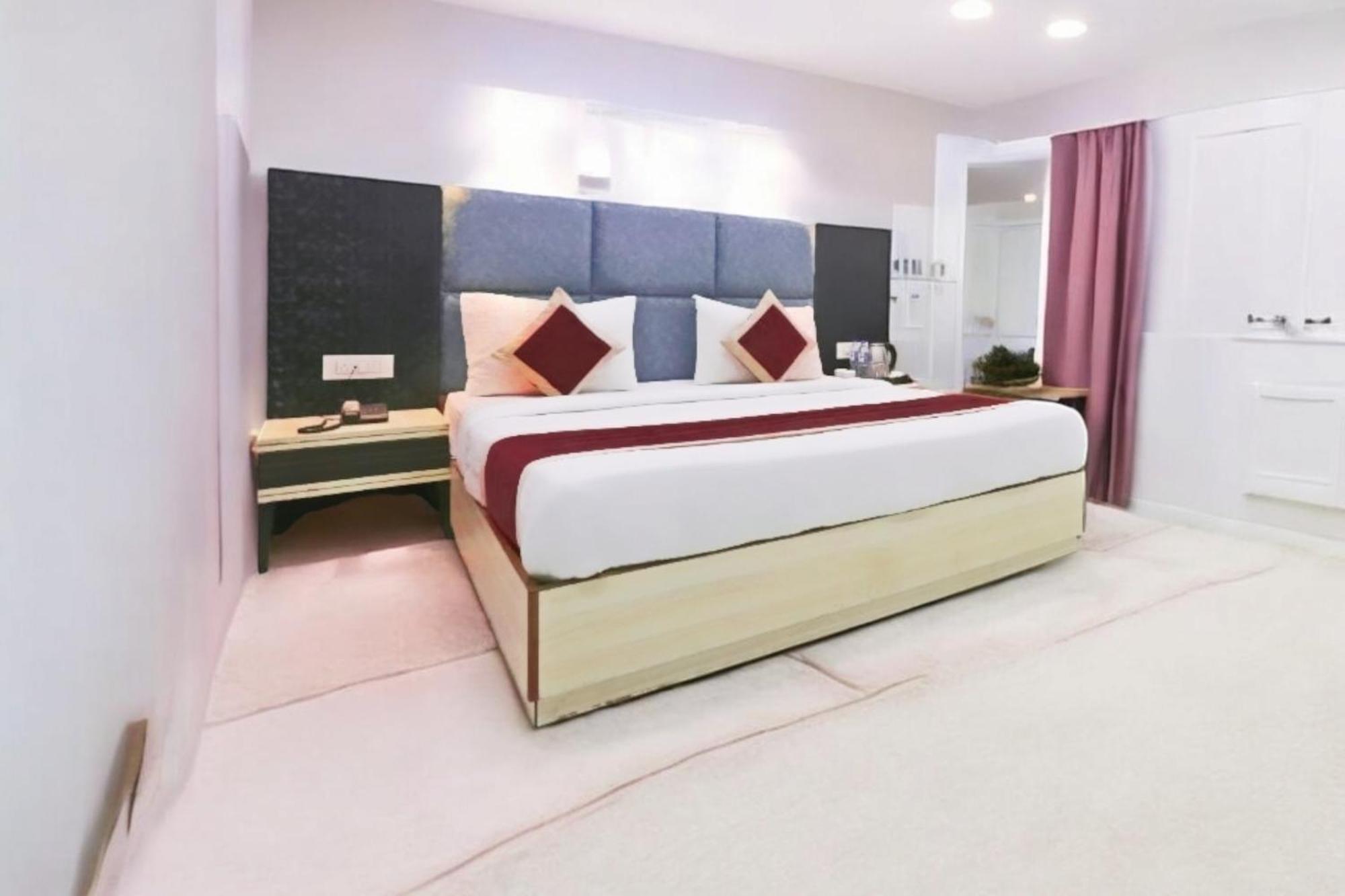 Hotel Almora Sky Near By Delhi International Airport With - Free Airport Pickup And Drop New Delhi Extérieur photo