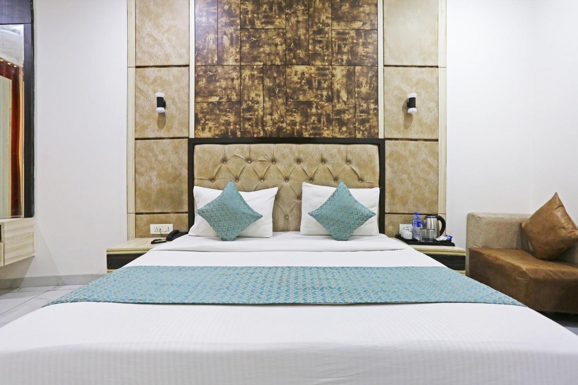 Hotel Almora Sky Near By Delhi International Airport With - Free Airport Pickup And Drop New Delhi Extérieur photo