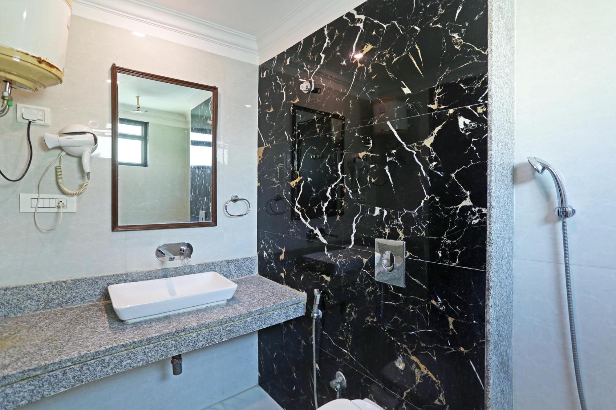 Hotel Almora Sky Near By Delhi International Airport With - Free Airport Pickup And Drop New Delhi Extérieur photo